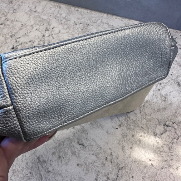 Paula's Choice Skincare Make-up bag - Picture 7 of 8